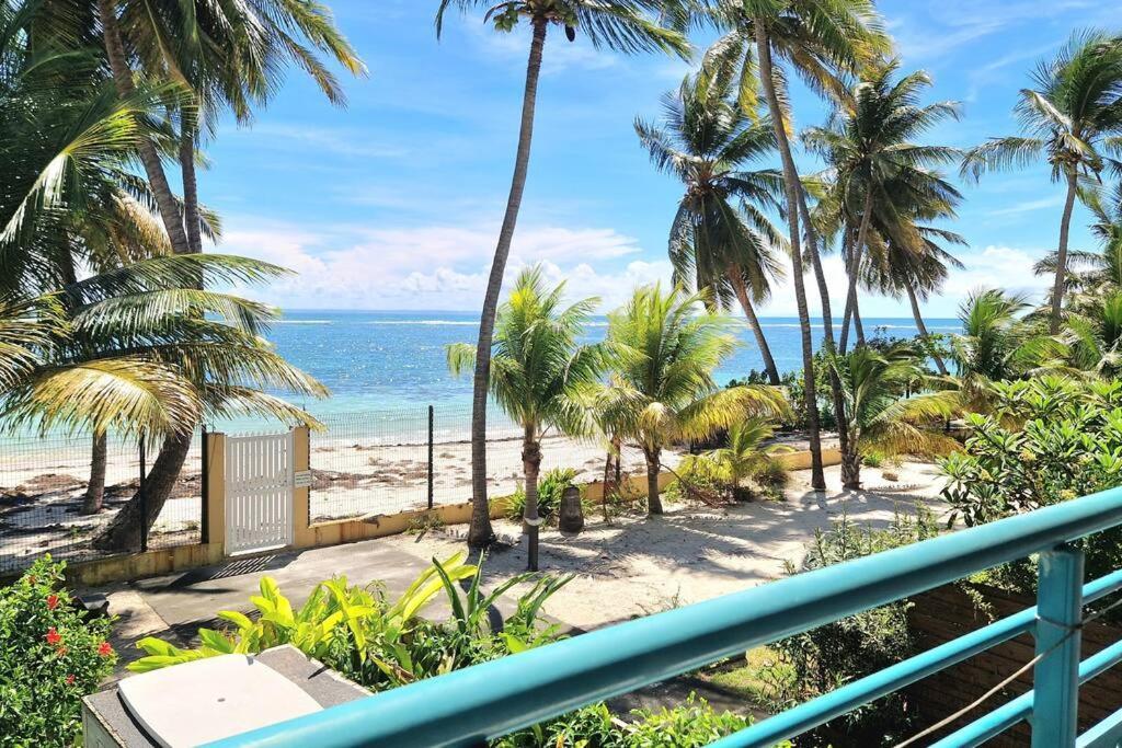 Le Touloublue - Tres Bel Appartement Face A La Mer Sainte-Anne  Exterior foto